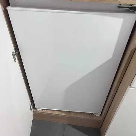Entire Furnished Flat 2 Rooms Quiet Residential Area *